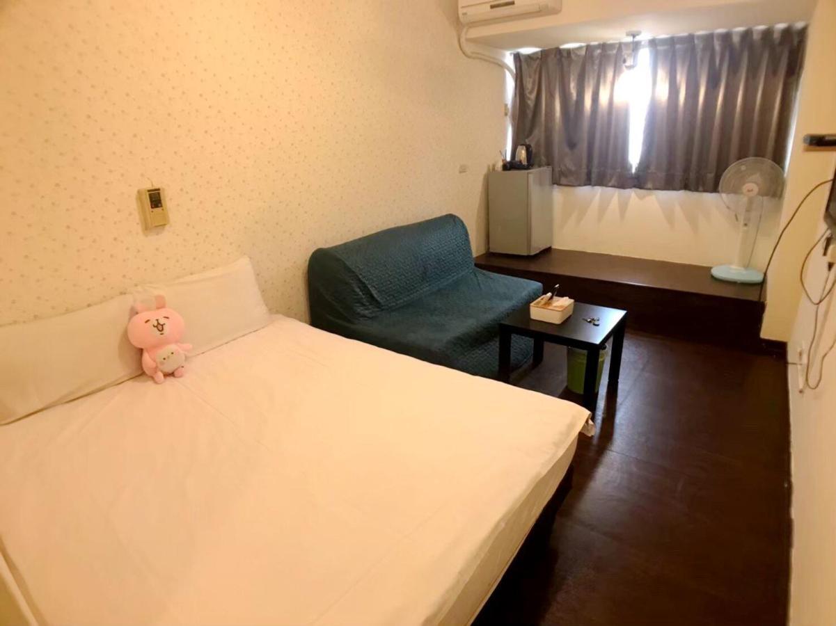 Happines Trip Inn Тайчжун Экстерьер фото